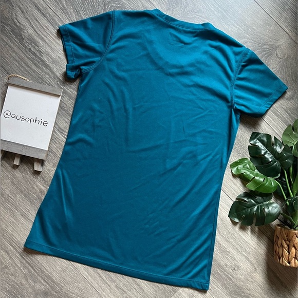 Columbia Omni wick top in teal blue. Size XS - Picture 3 of 7